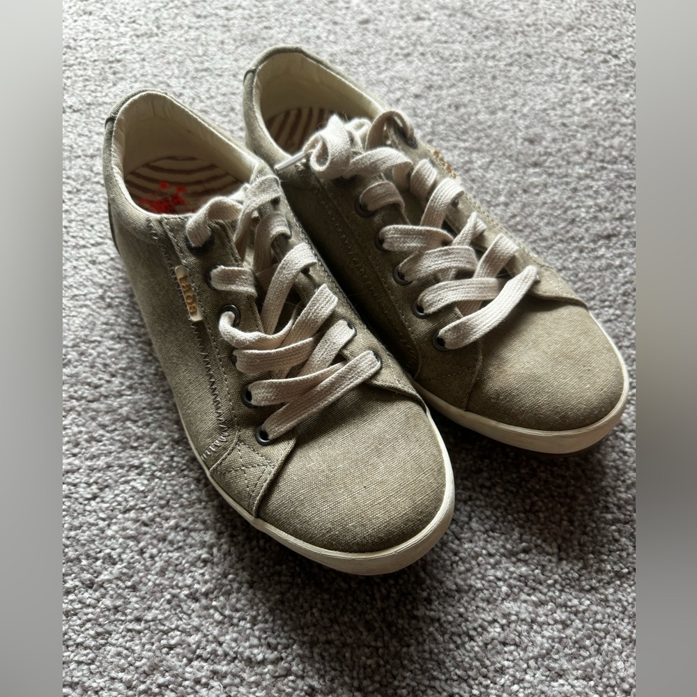 täōs women’s shoes